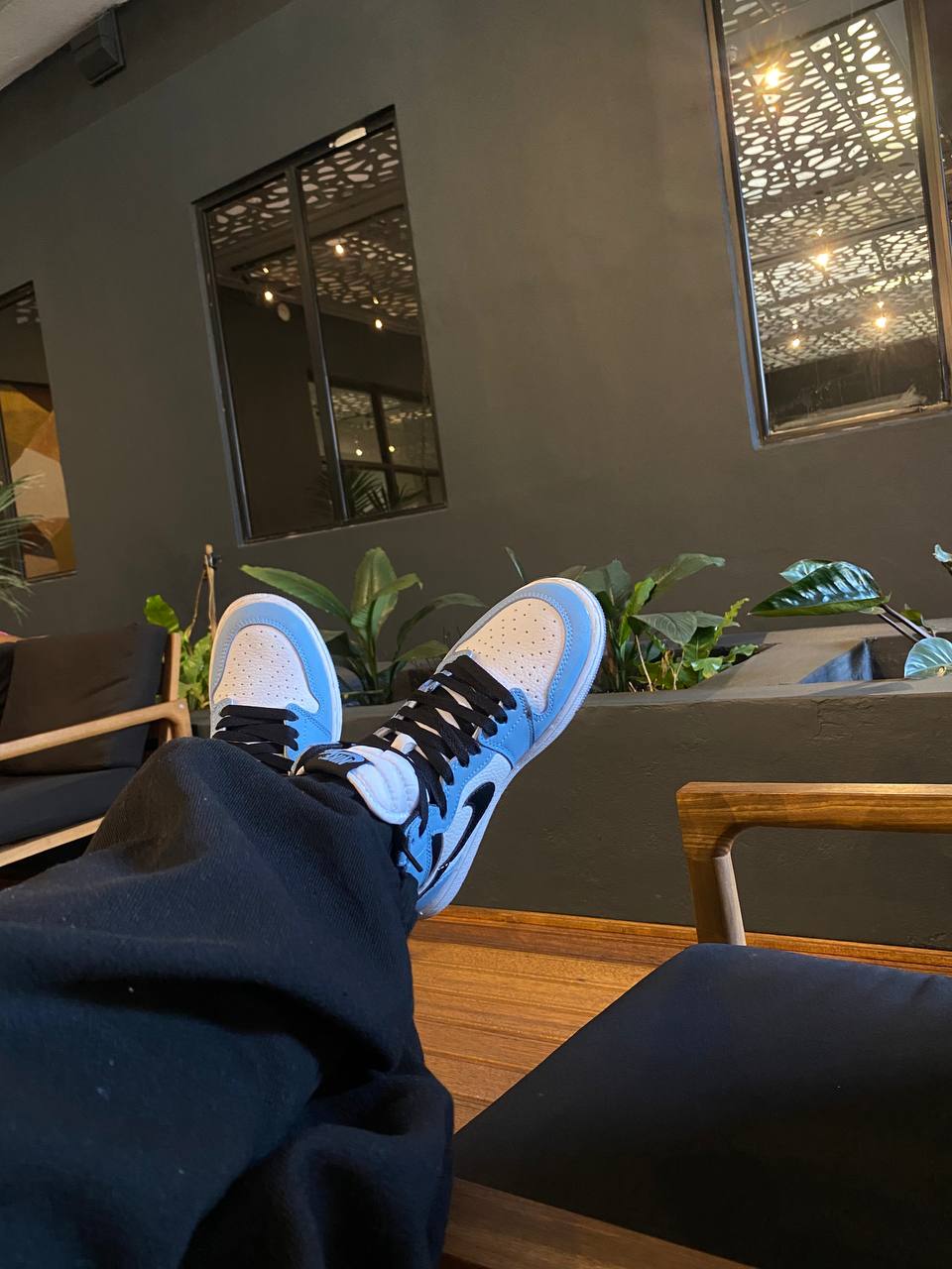 Air Jordan 1 University Blue