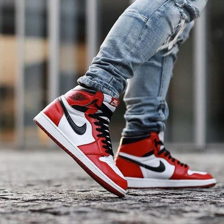 Air Jordan 1 Red & White, Black