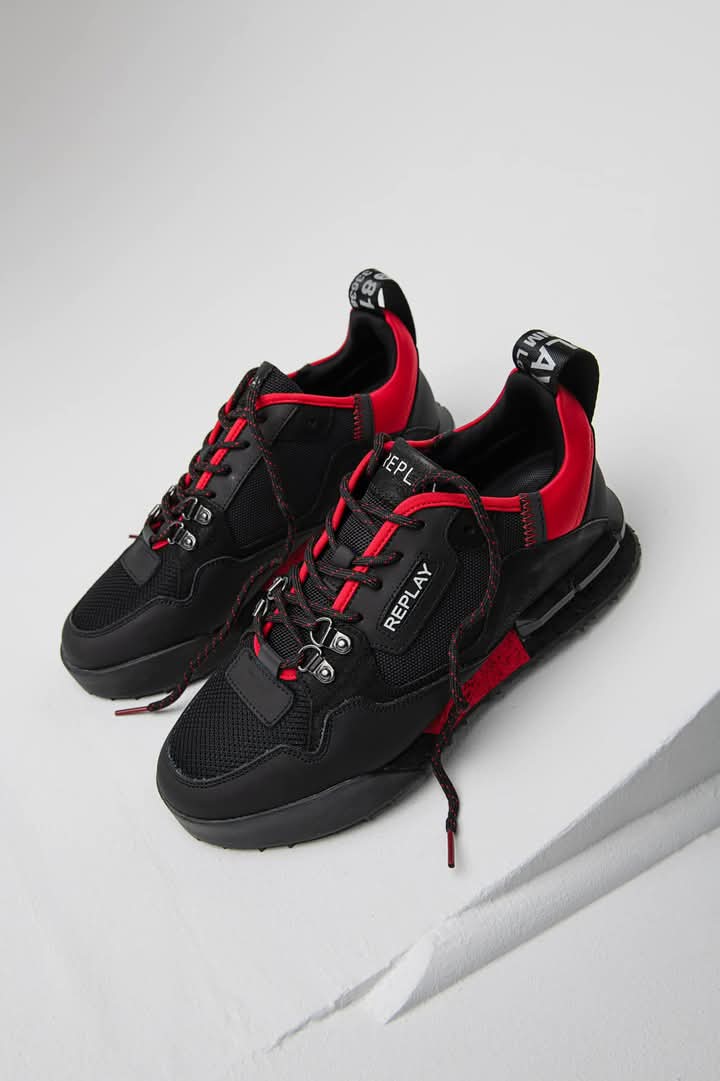 Replay Field "Black & Red"