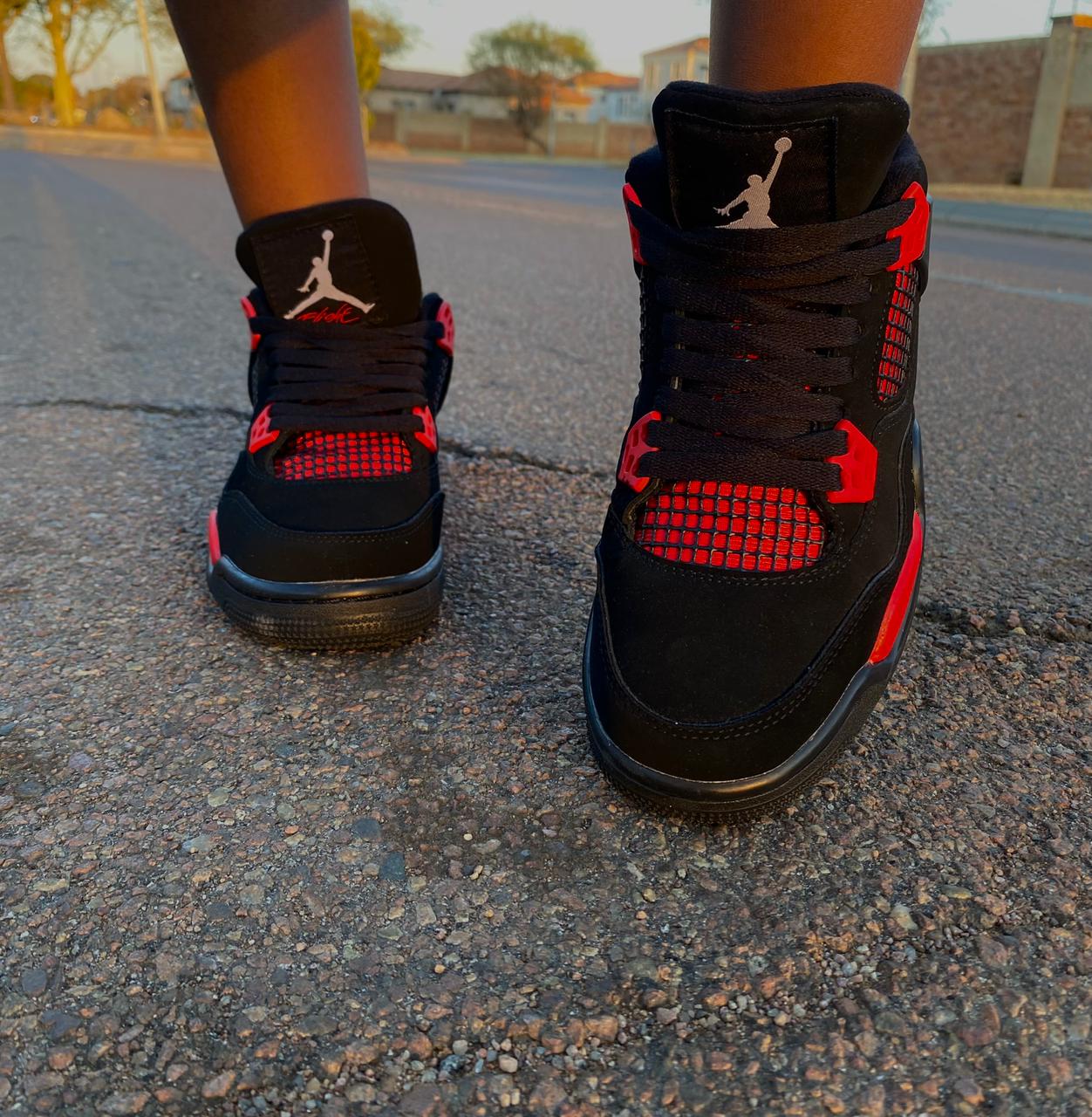 Jordan 4 Retro
