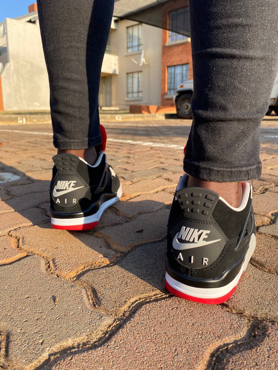 Air Jordan 4 Retro "Bred"