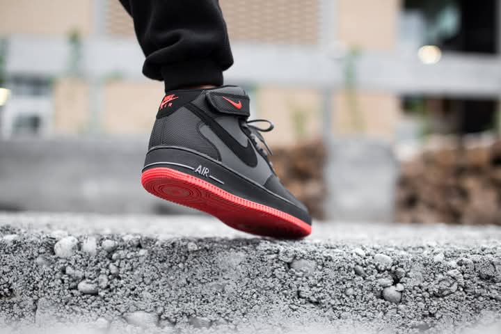 Air Force 1 Mid Hot Lava